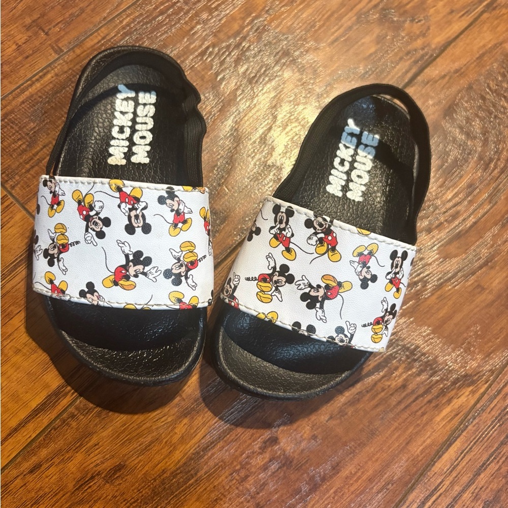 Legend boys size 5/6 Mickey Mouse slides